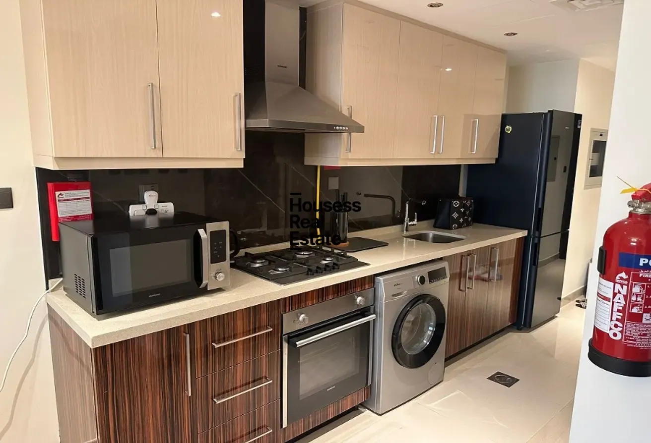 Canal View | Spacious | Vacant