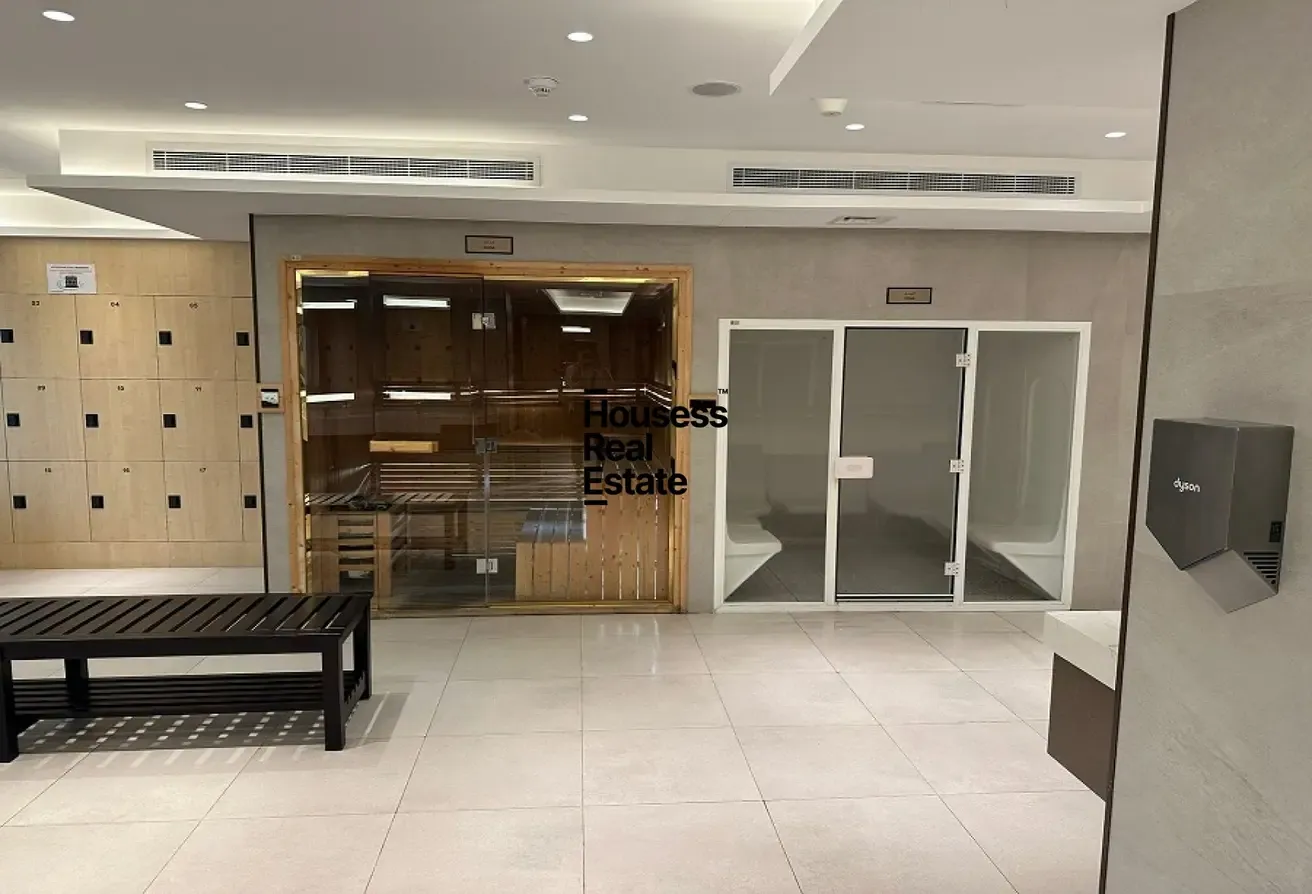 Canal View | Spacious | Vacant