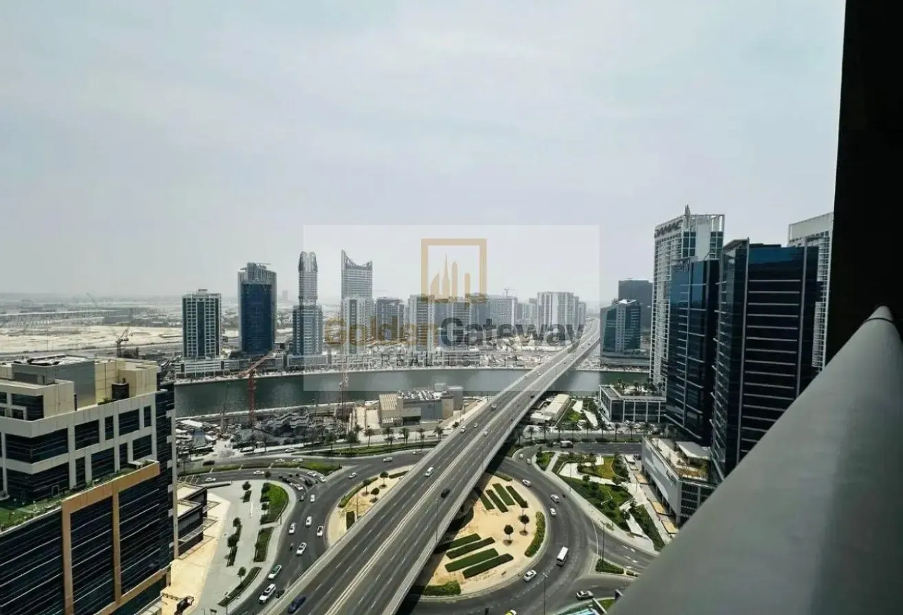 Vacant | Furnished | Balcony | Large Studio |