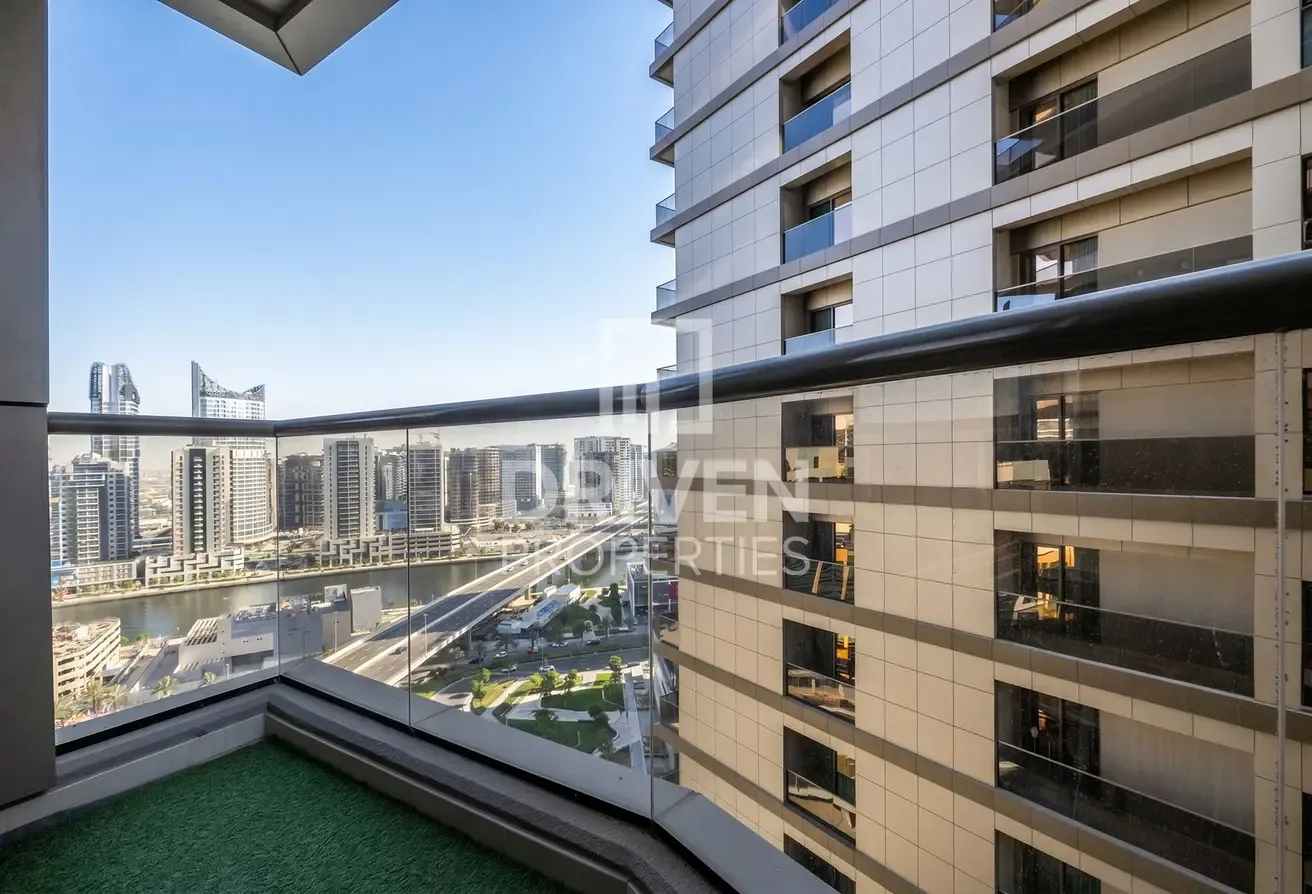 Burj Khalifa View | Vacant | Rare Layout