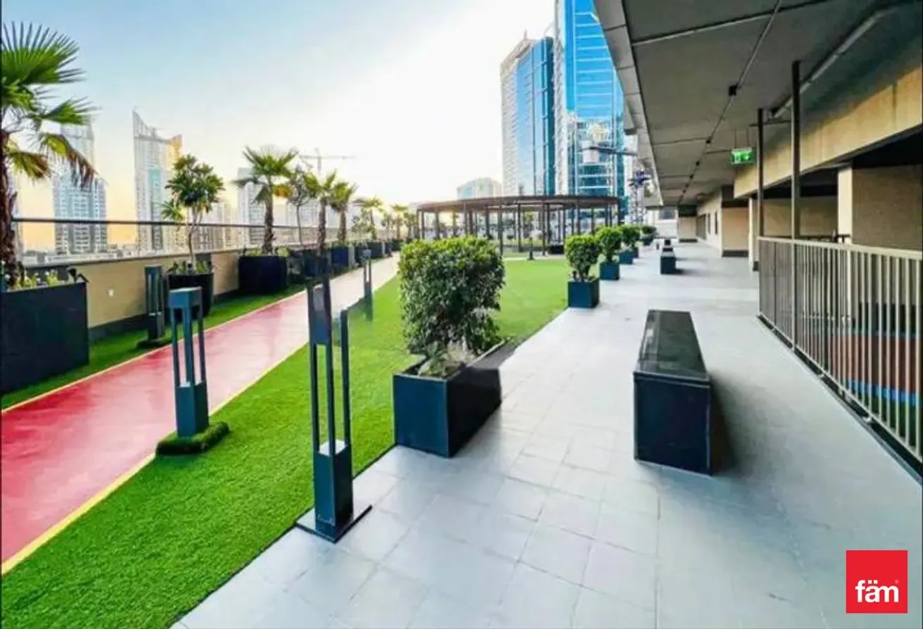 Spacious Studio | Canal View | Great Investment