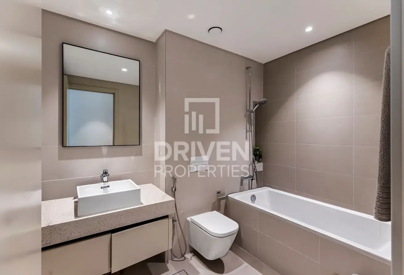 Ready to Move in | Partial Sea Views | Modern Apt