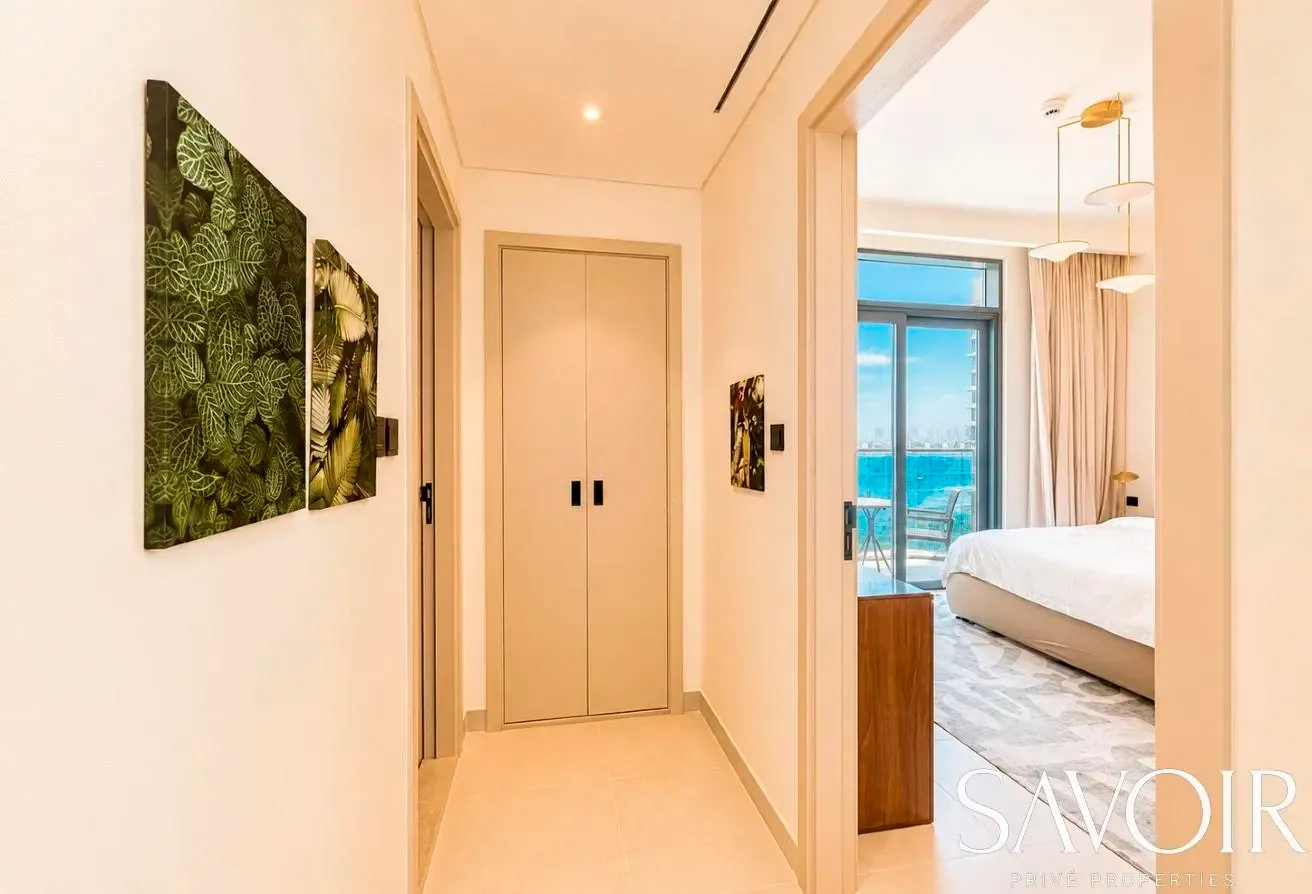 Sea View / Furnished / Wheel in Suitcases