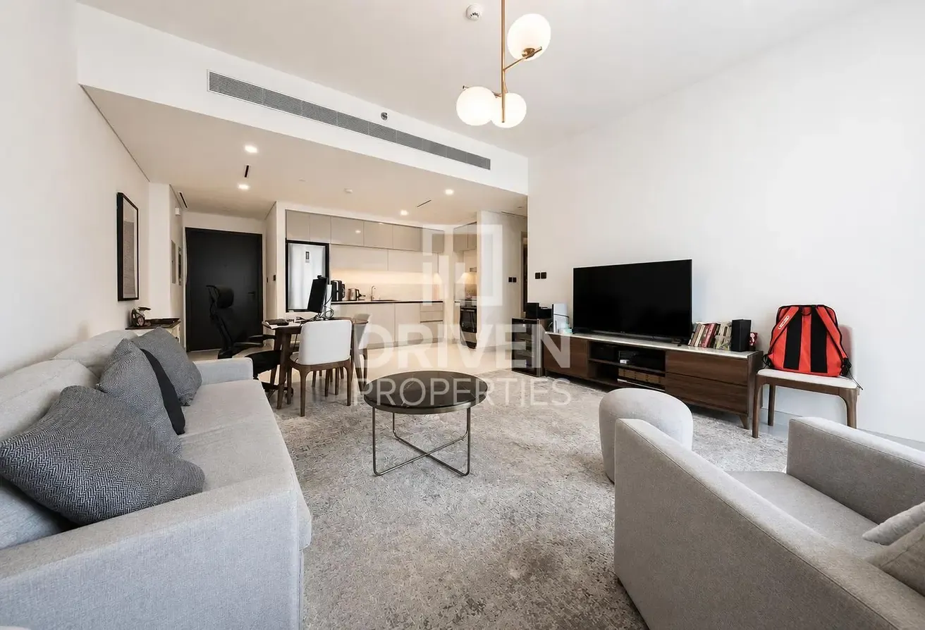 Dynamic Area  | Furnished Apt | Marina View