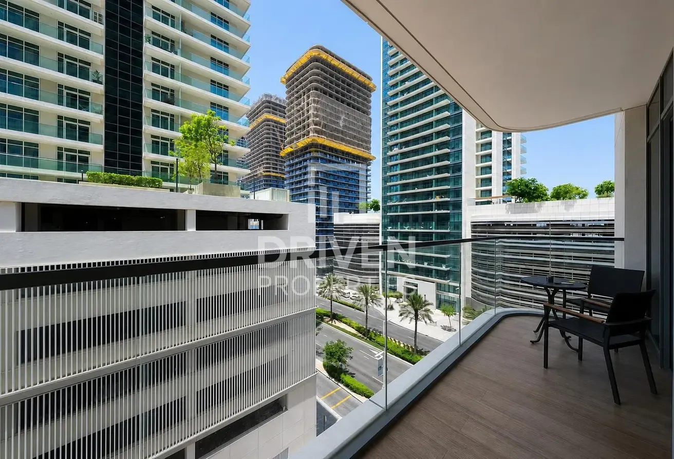 Dynamic Area  | Furnished Apt | Marina View