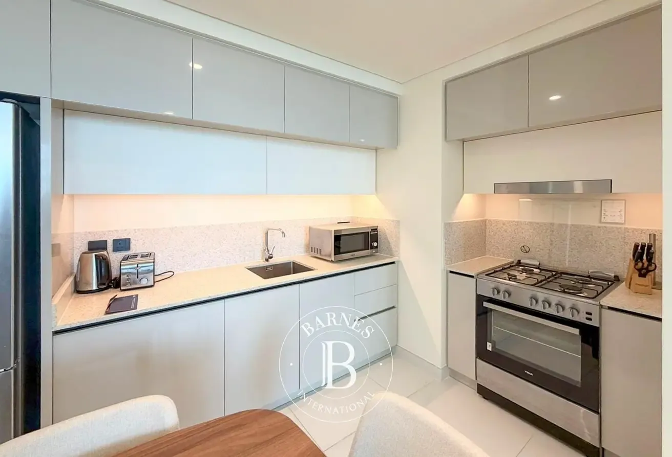 Low Floor | Vacant | Furnished