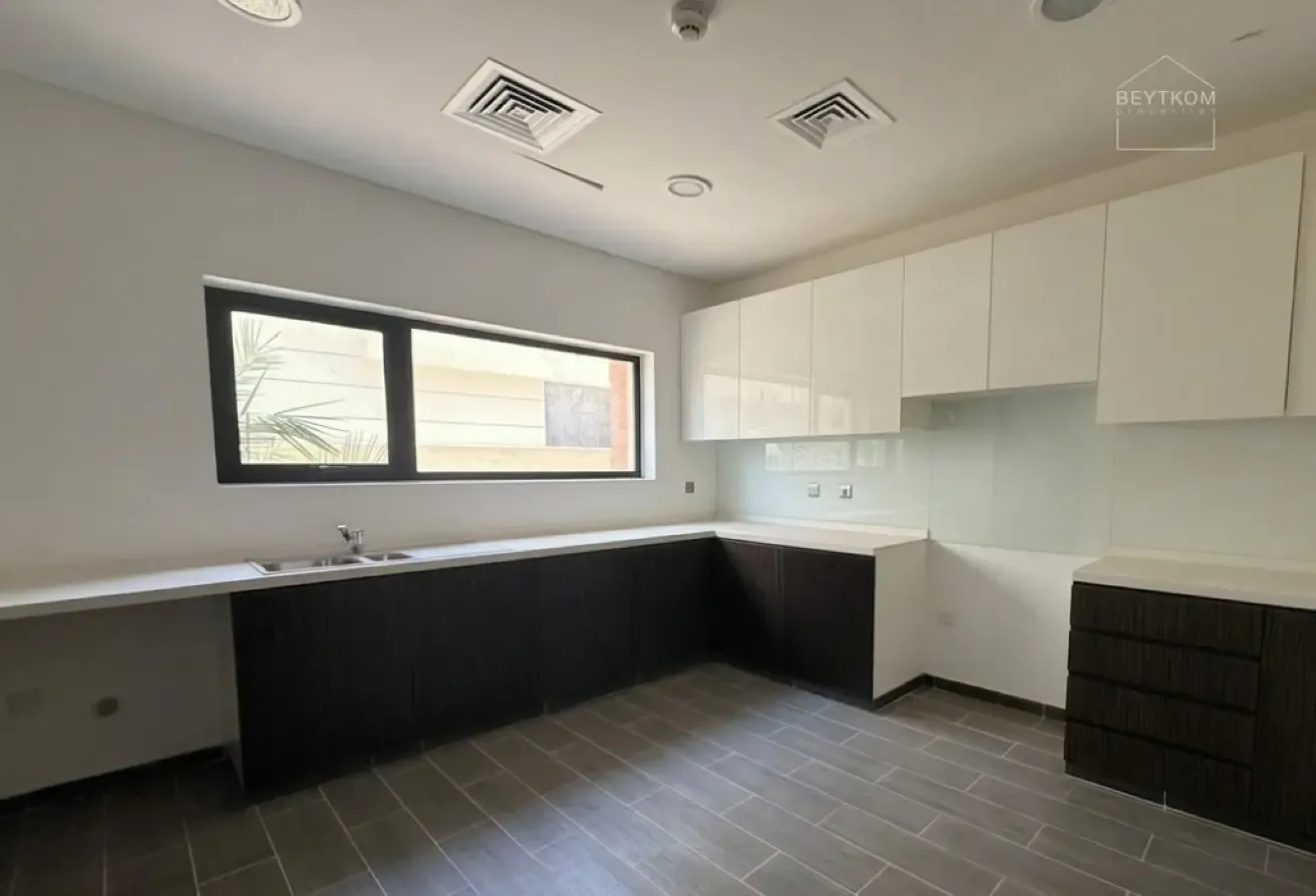 5BR Villa | Large Corner Plot | Brand New