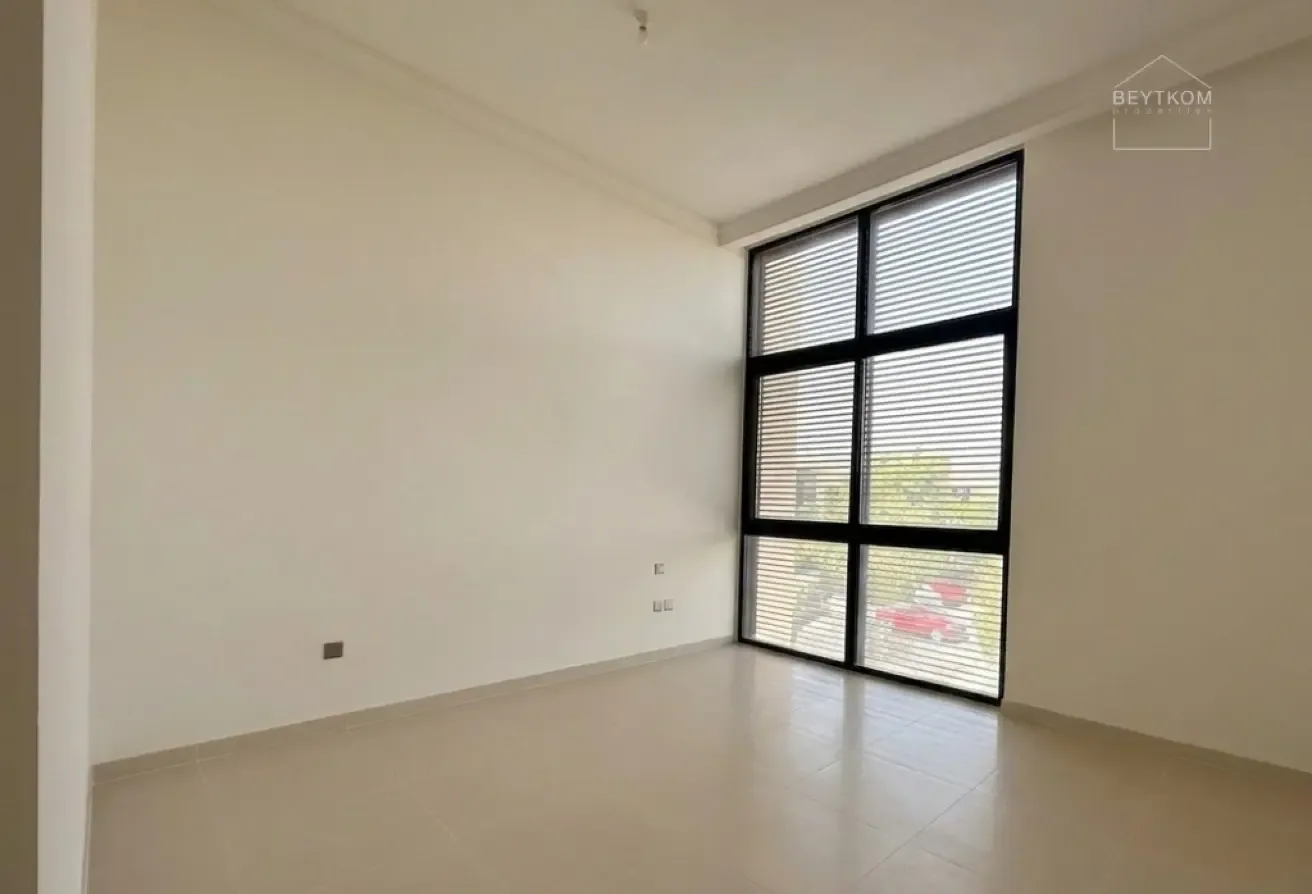 5BR Villa | Large Corner Plot | Brand New