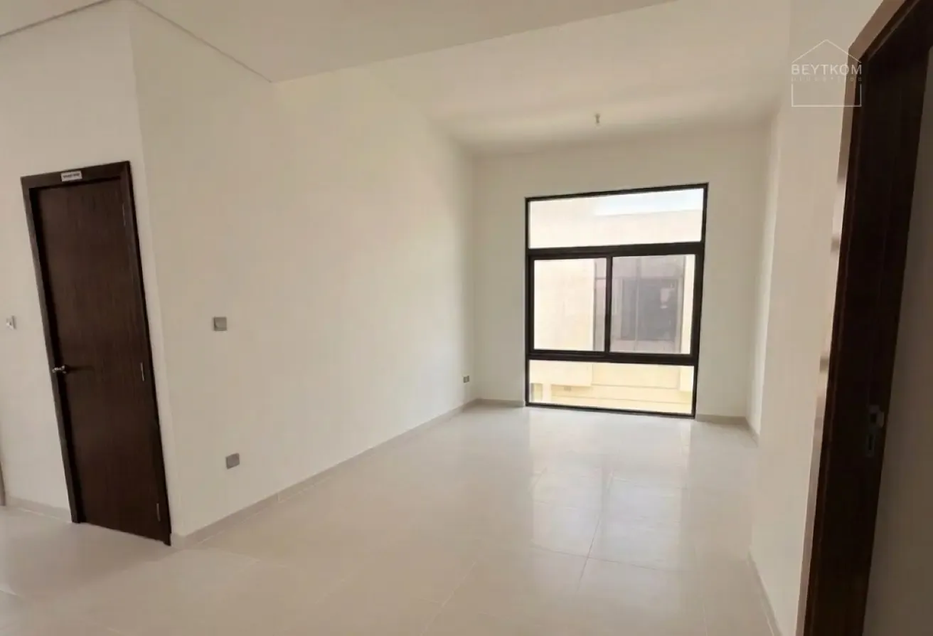 5BR Villa | Large Corner Plot | Brand New