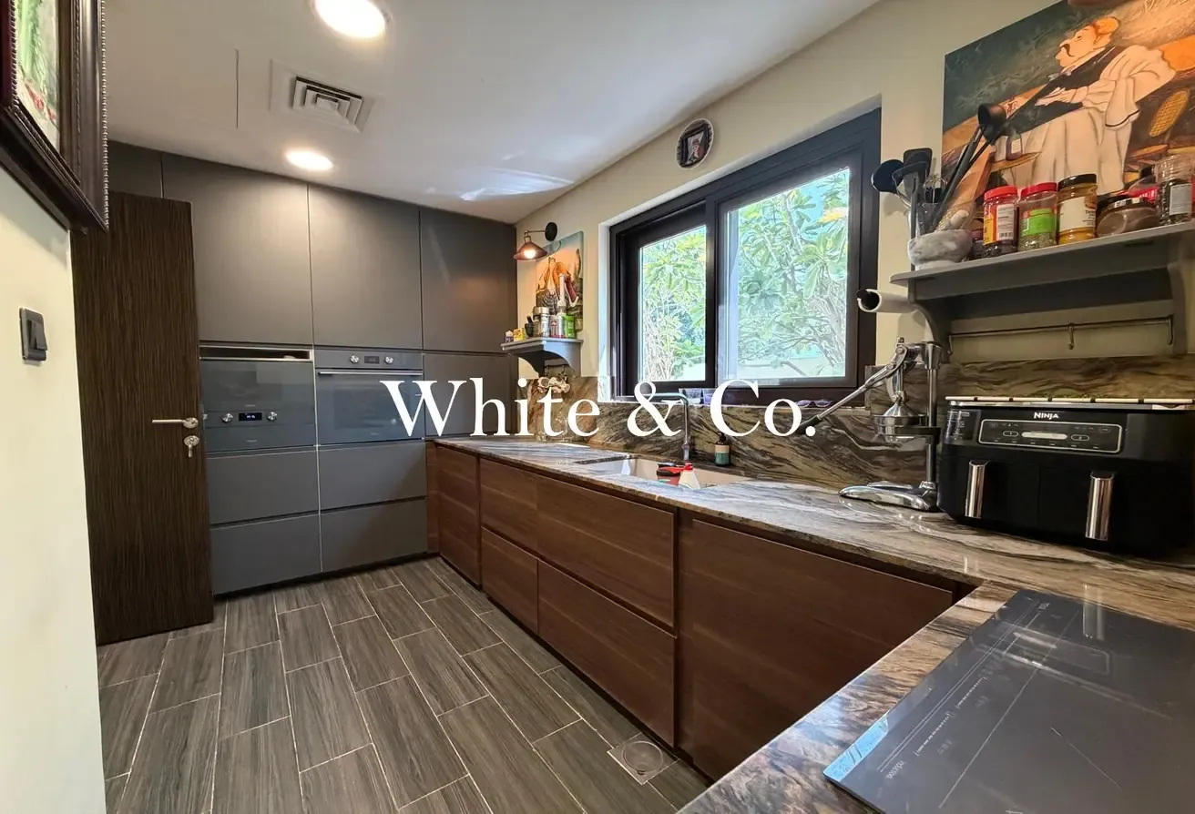 PARK BACKING | UPGRADED | MOTIVATED SELLER