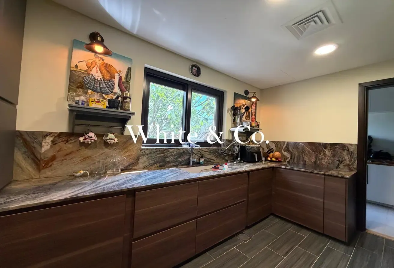 PARK BACKING | UPGRADED | MOTIVATED SELLER