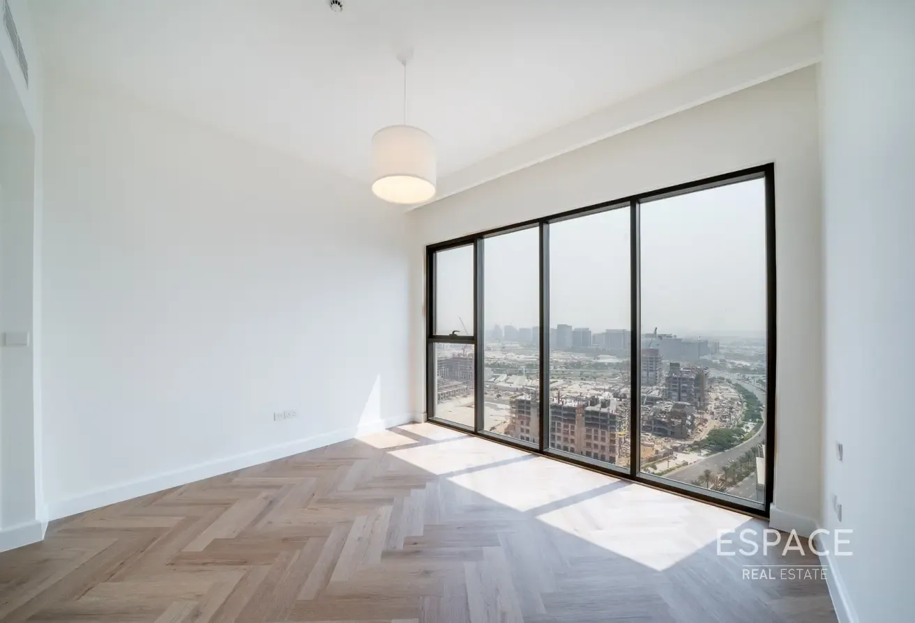 High Floor | Upgraded | Vacant on Transfer