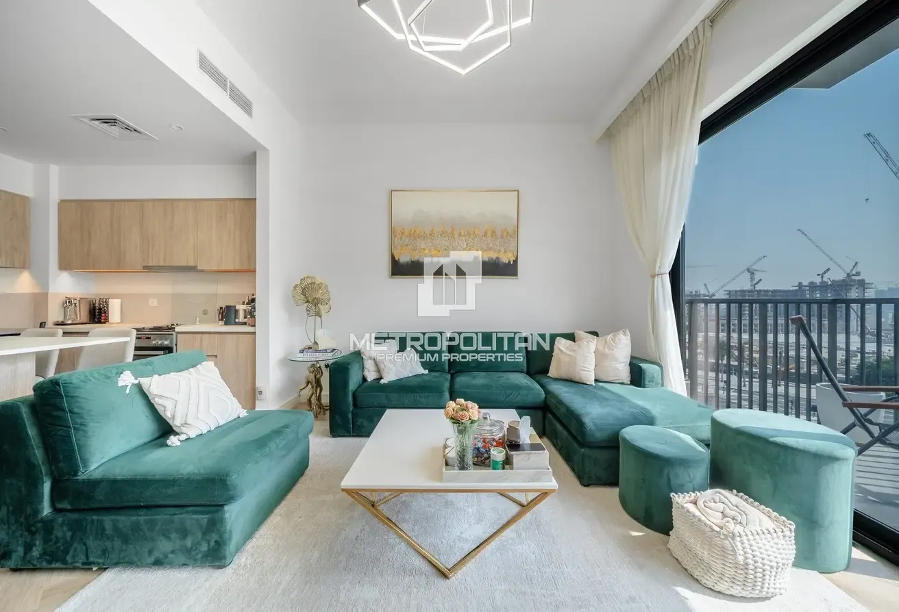 VOT | Semi Upgrade | Middle Floor | Furnished