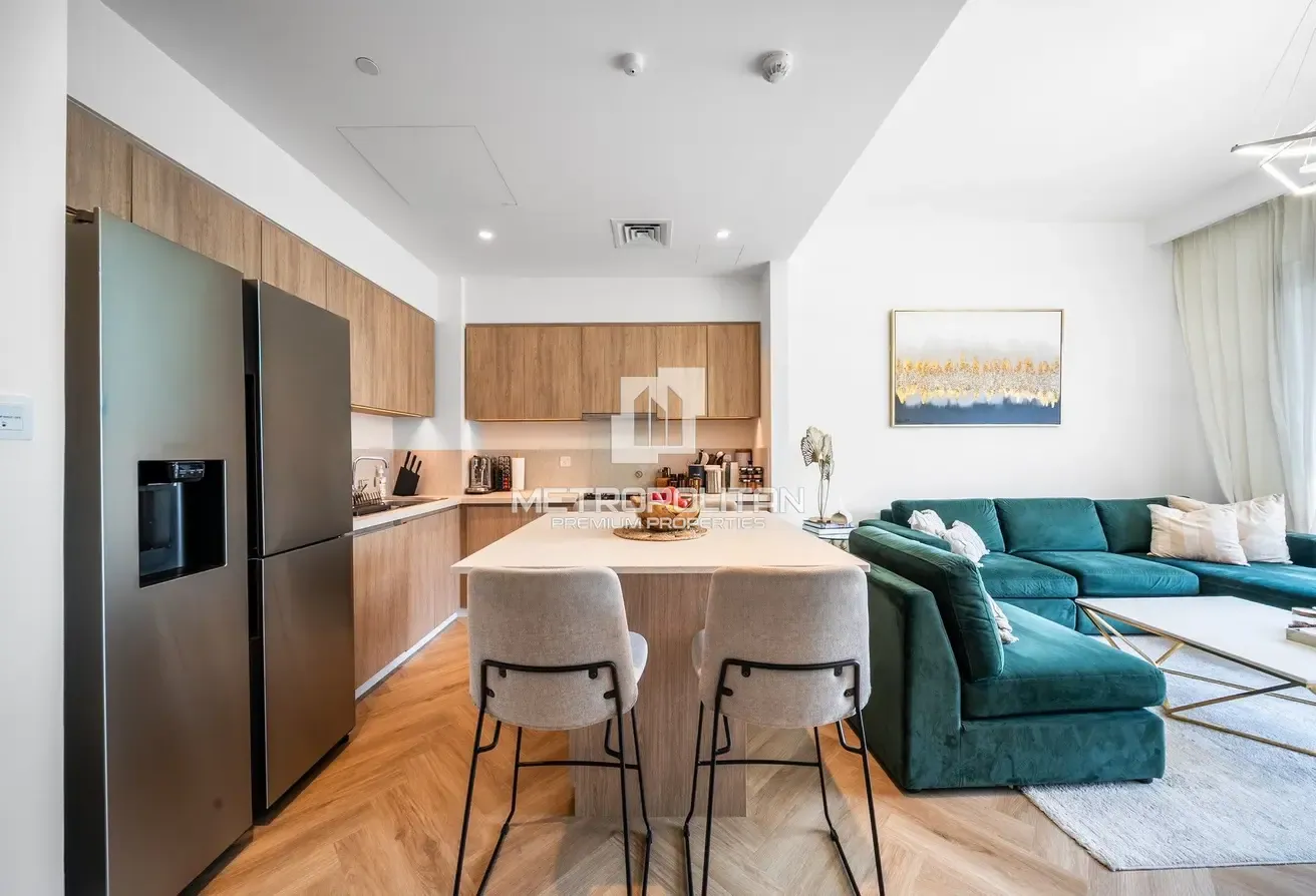 VOT | Semi Upgrade | Middle Floor | Furnished