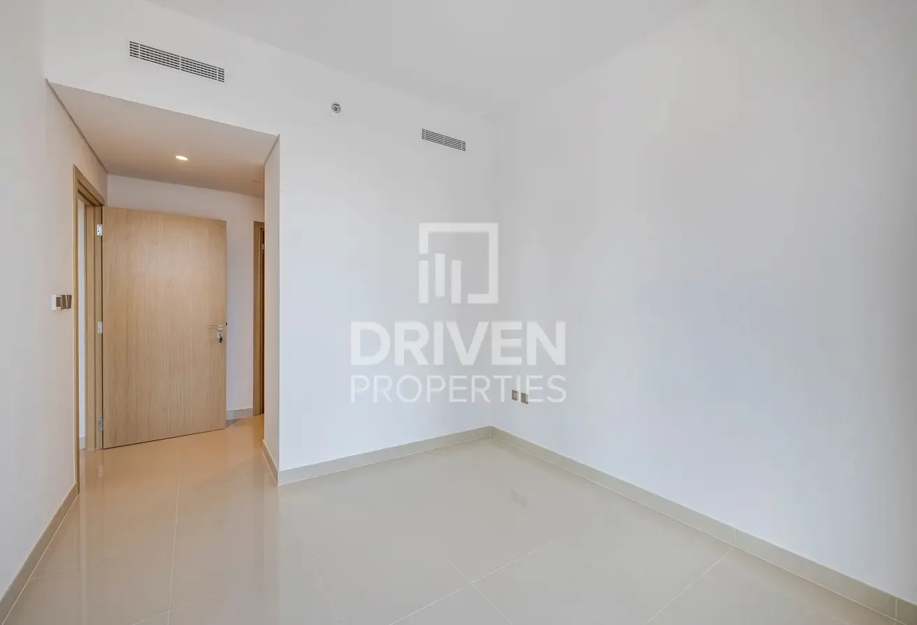 Exclusive Cozy Unit Overlooking Community Views