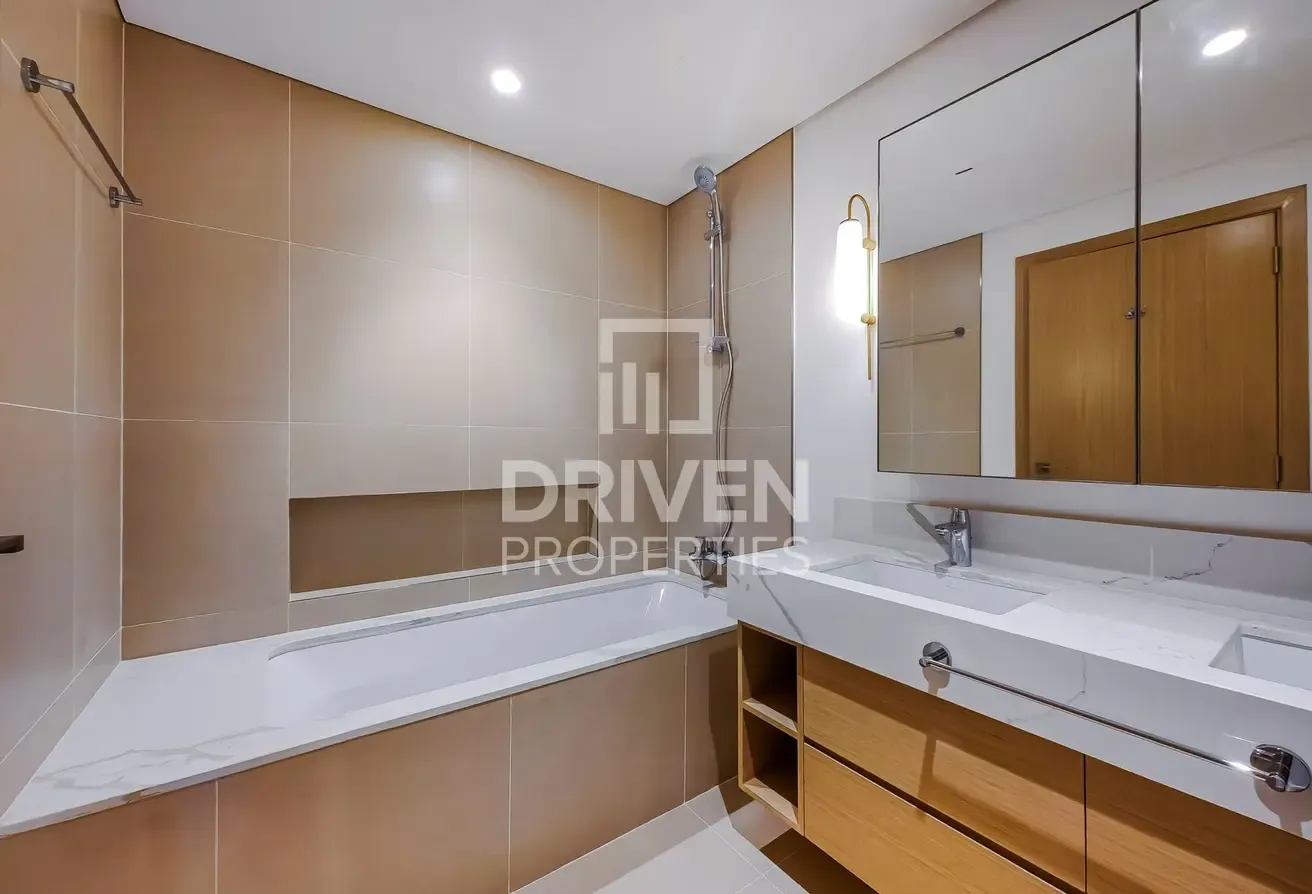 Modern Unit | High Floor | Garden and Sea View