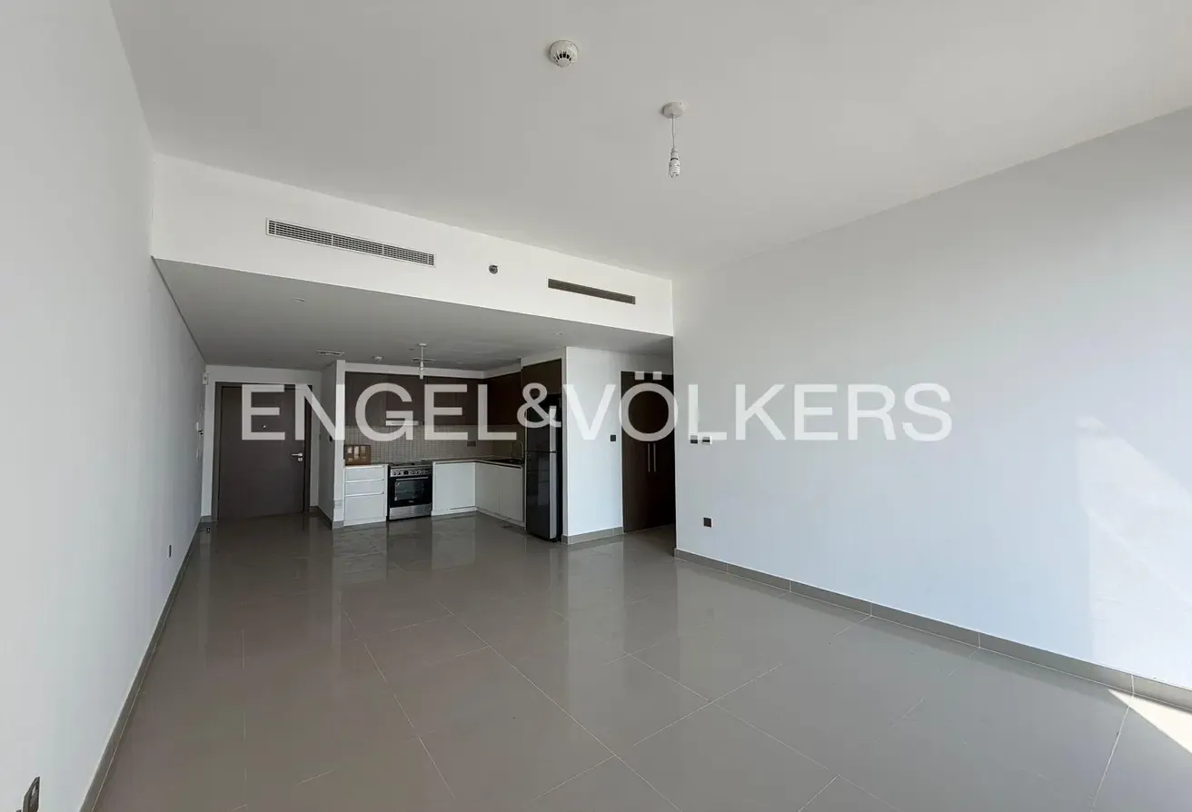 Higher Floor | Vacant | Water & Future Tower View