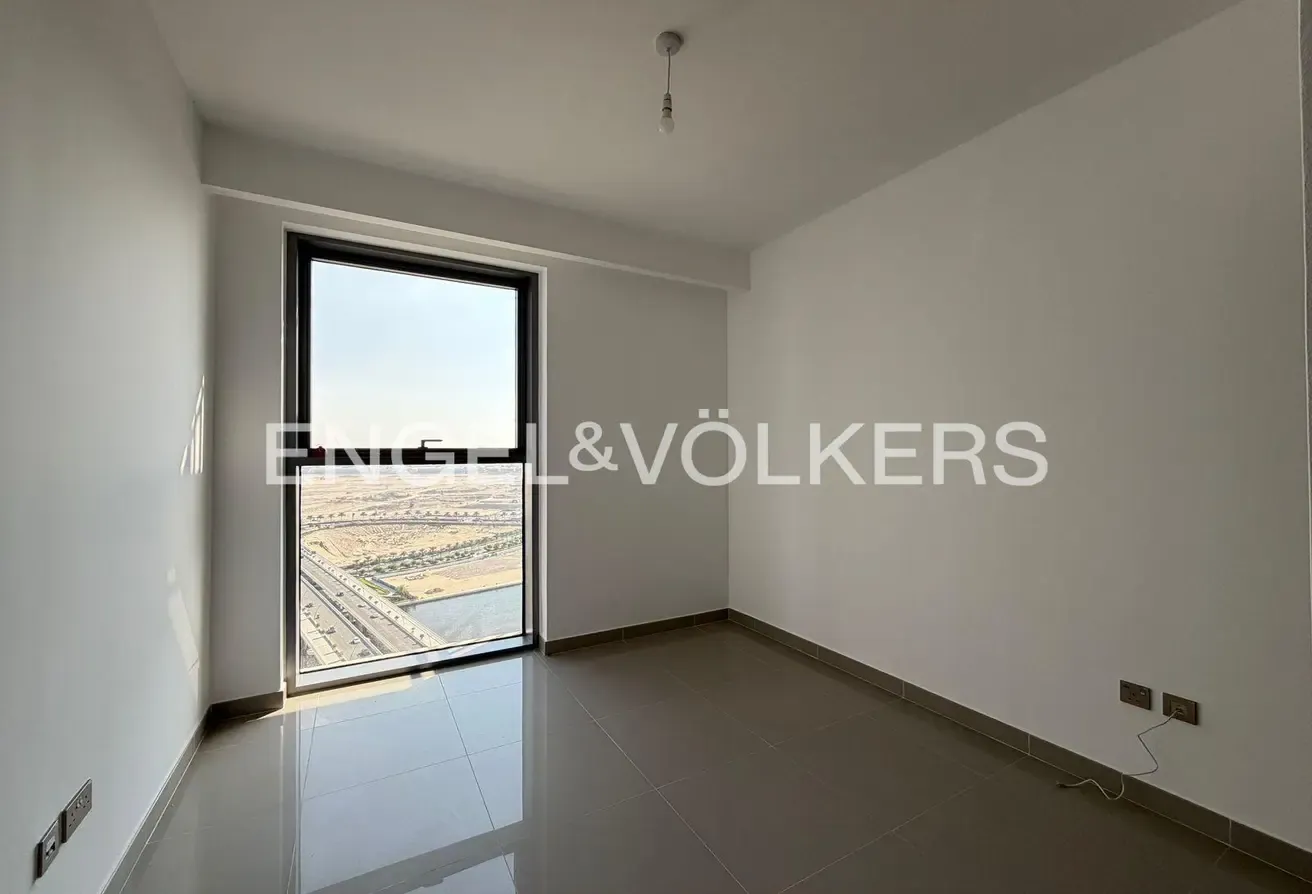 Higher Floor | Vacant | Water & Future Tower View