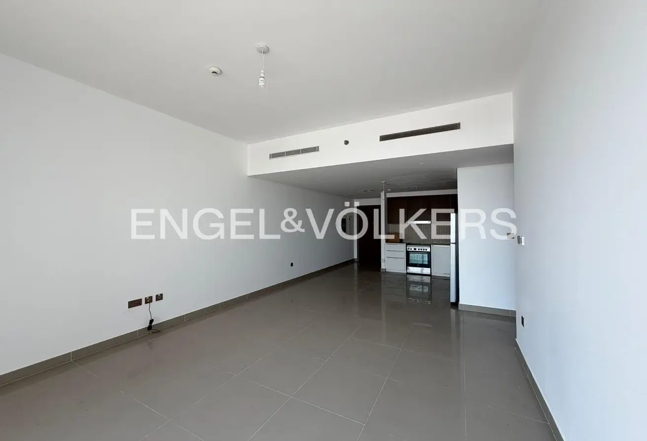Higher Floor | Vacant | Water & Future Tower View