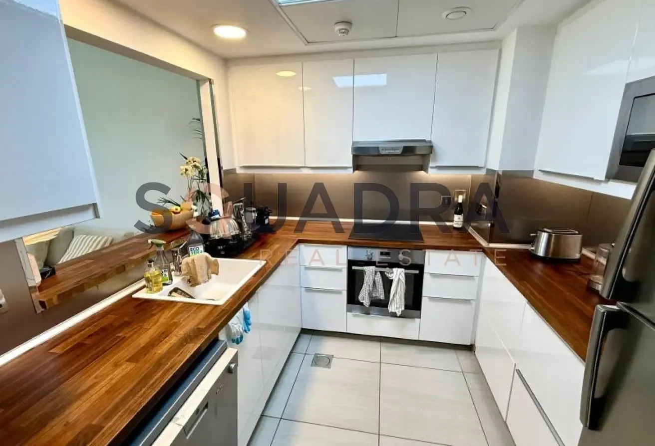 Well Maintained Unit | Fully Upgraded with Terrace