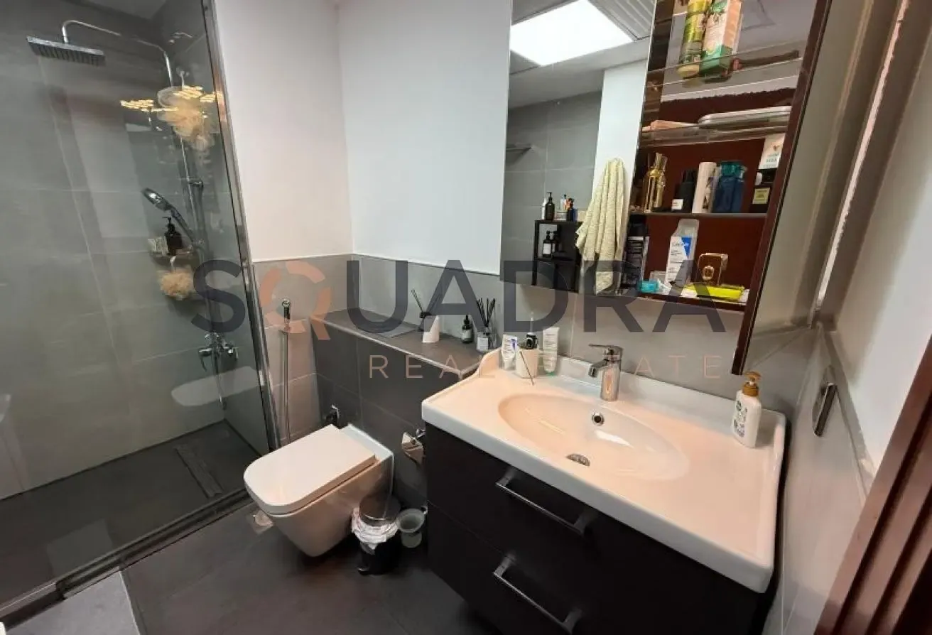 Well Maintained Unit | Fully Upgraded with Terrace
