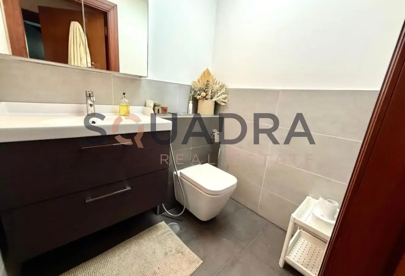 Well Maintained Unit | Fully Upgraded with Terrace