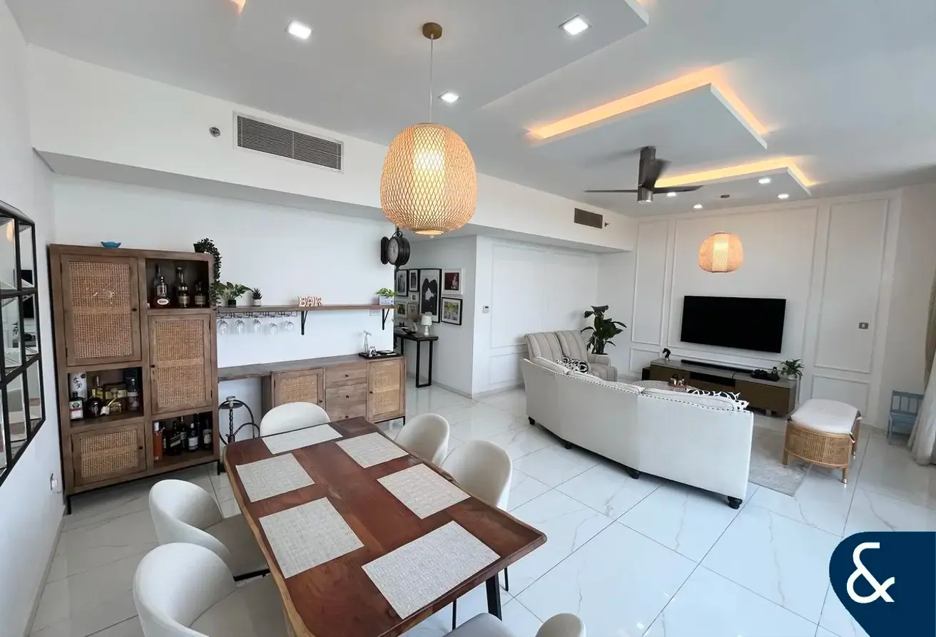 2 Beds | Park view | Upgraded | Huge Layout