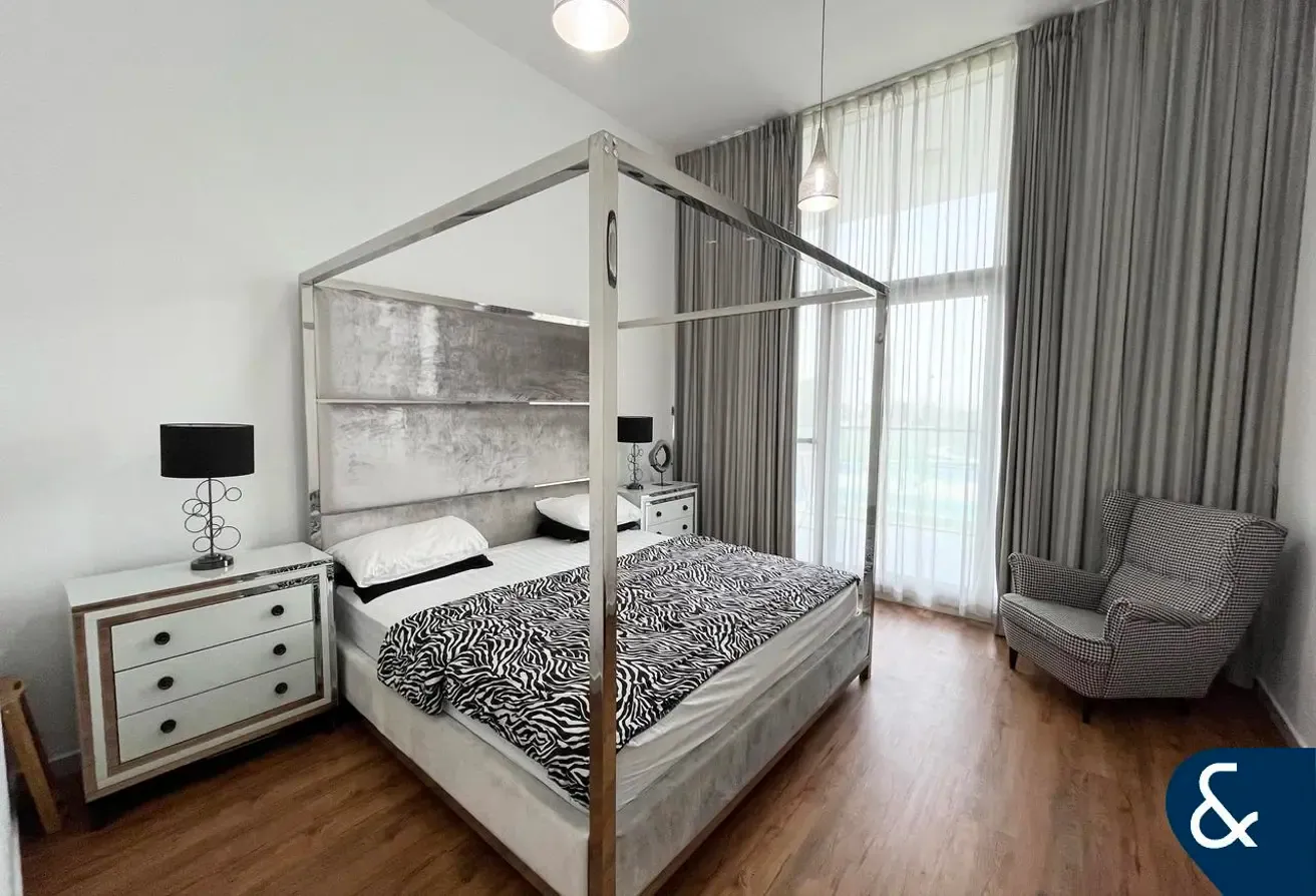 2 Beds | Park view | Upgraded | Huge Layout