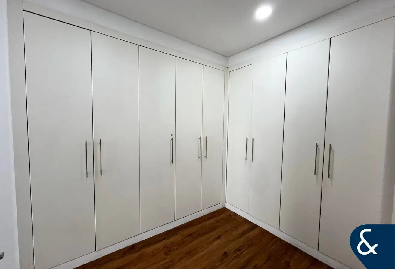 2 Beds | Park view | Upgraded | Huge Layout