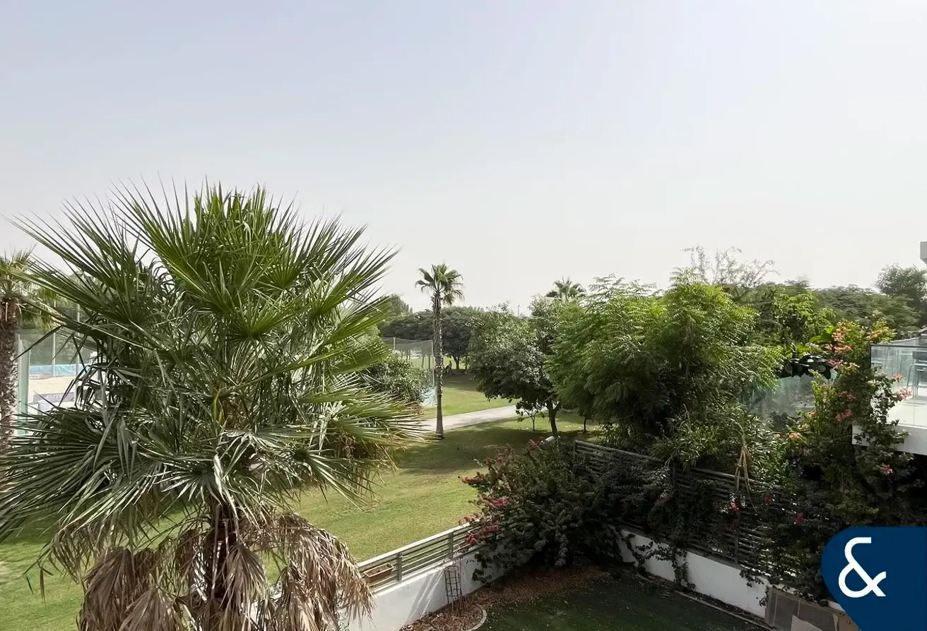 2 Beds | Park view | Upgraded | Huge Layout
