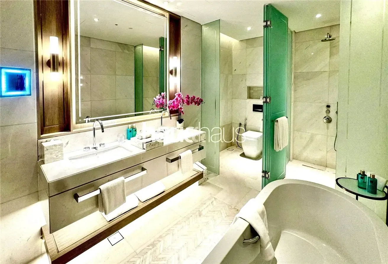 Private Pool | Large Layout | High Floor | Vacant