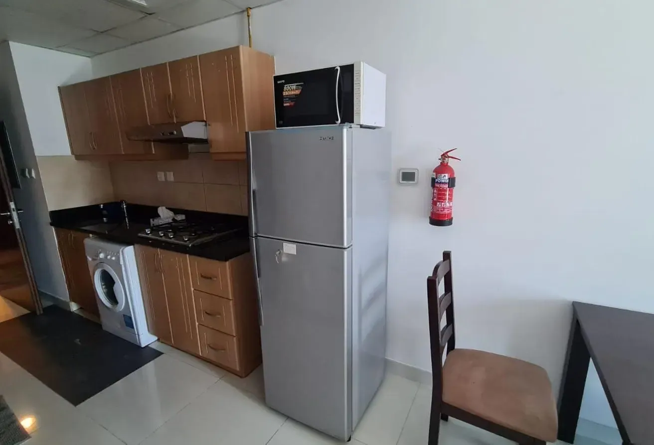 VACANT Elite 5 Studio Furnished lake view Balcony