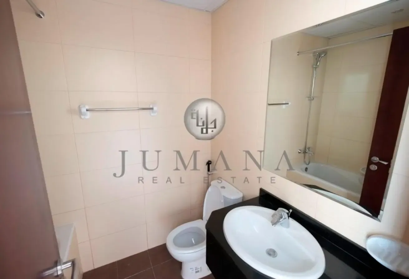 VACANT Elite 5 Studio Furnished lake view Balcony