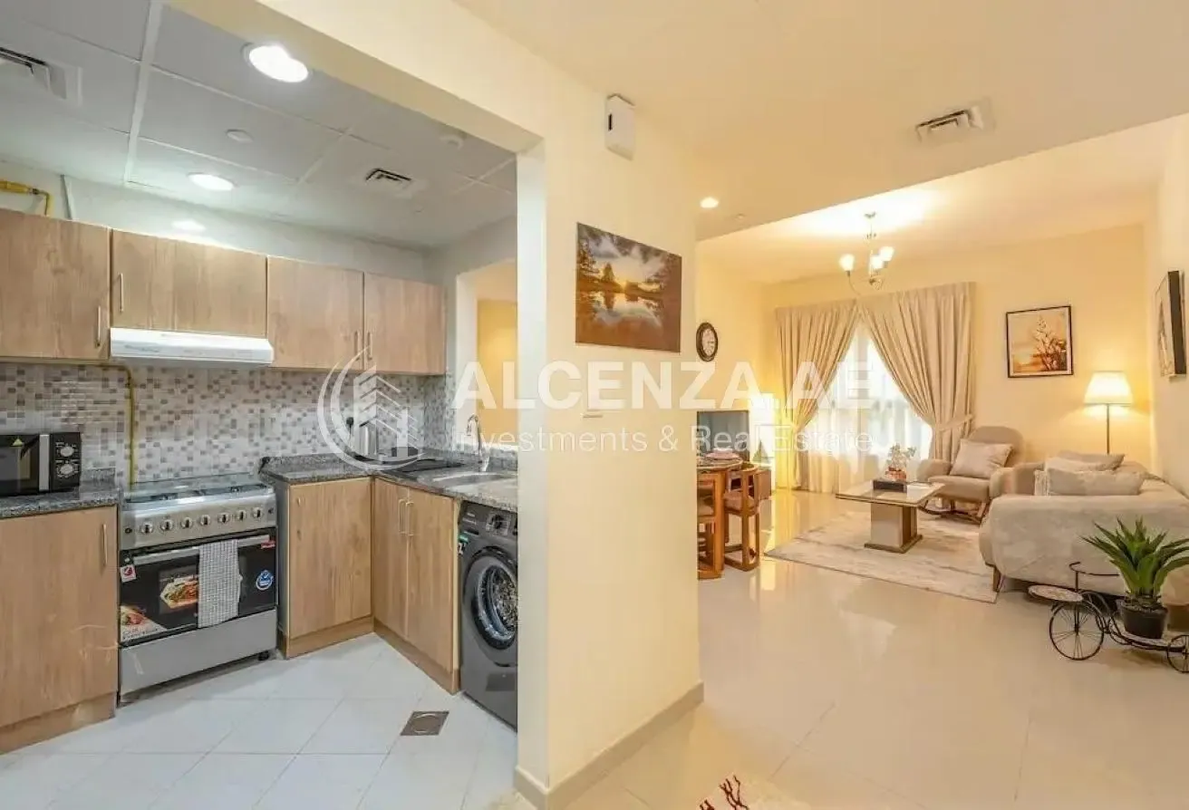 Furnished 1BR | Closed Kitchen |  Mid-Floor
