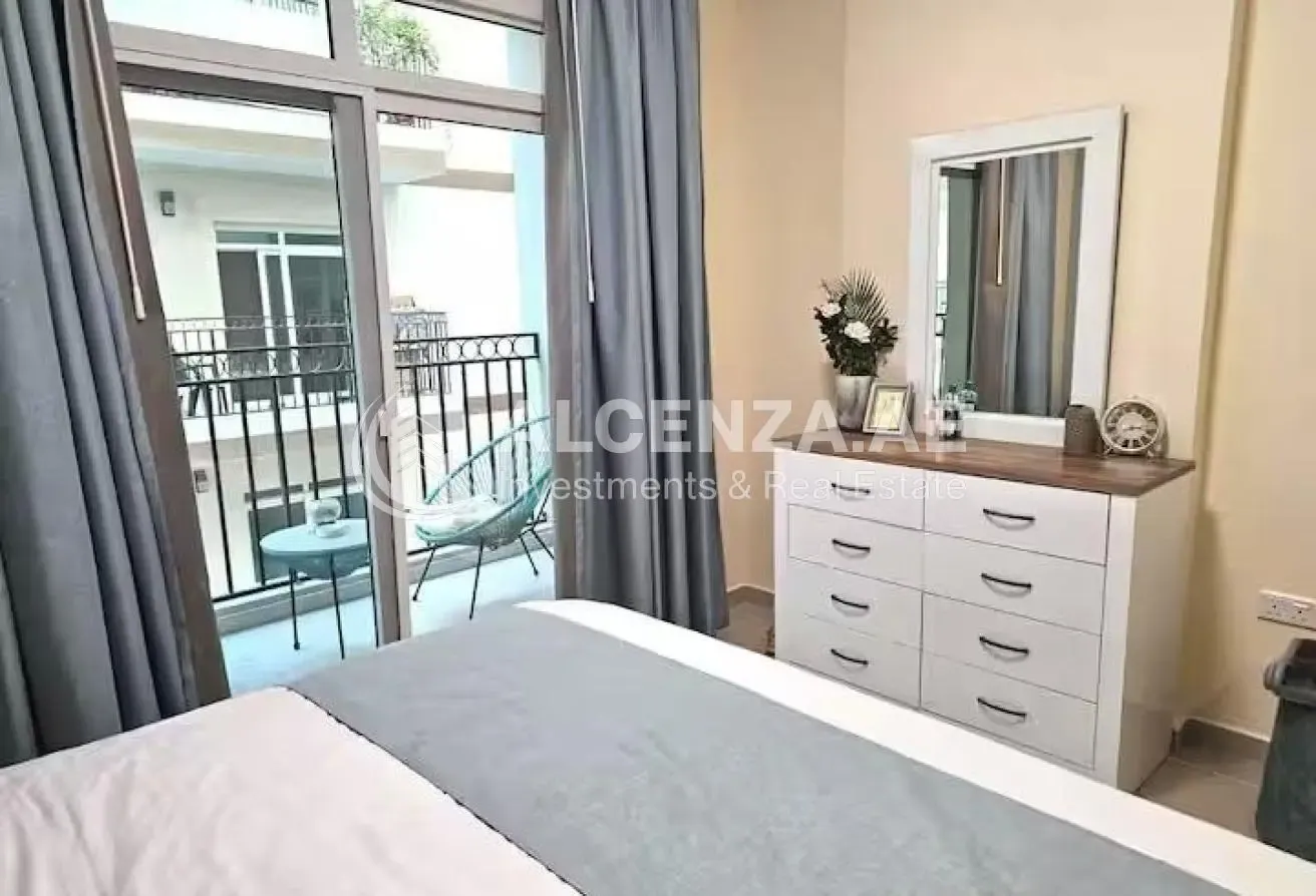 Furnished 1BR | Closed Kitchen |  Mid-Floor