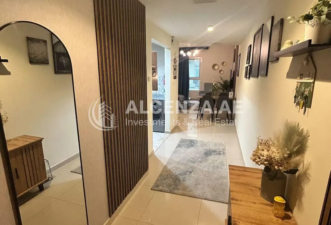 Furnished 1BR | Closed Kitchen |  Mid-Floor