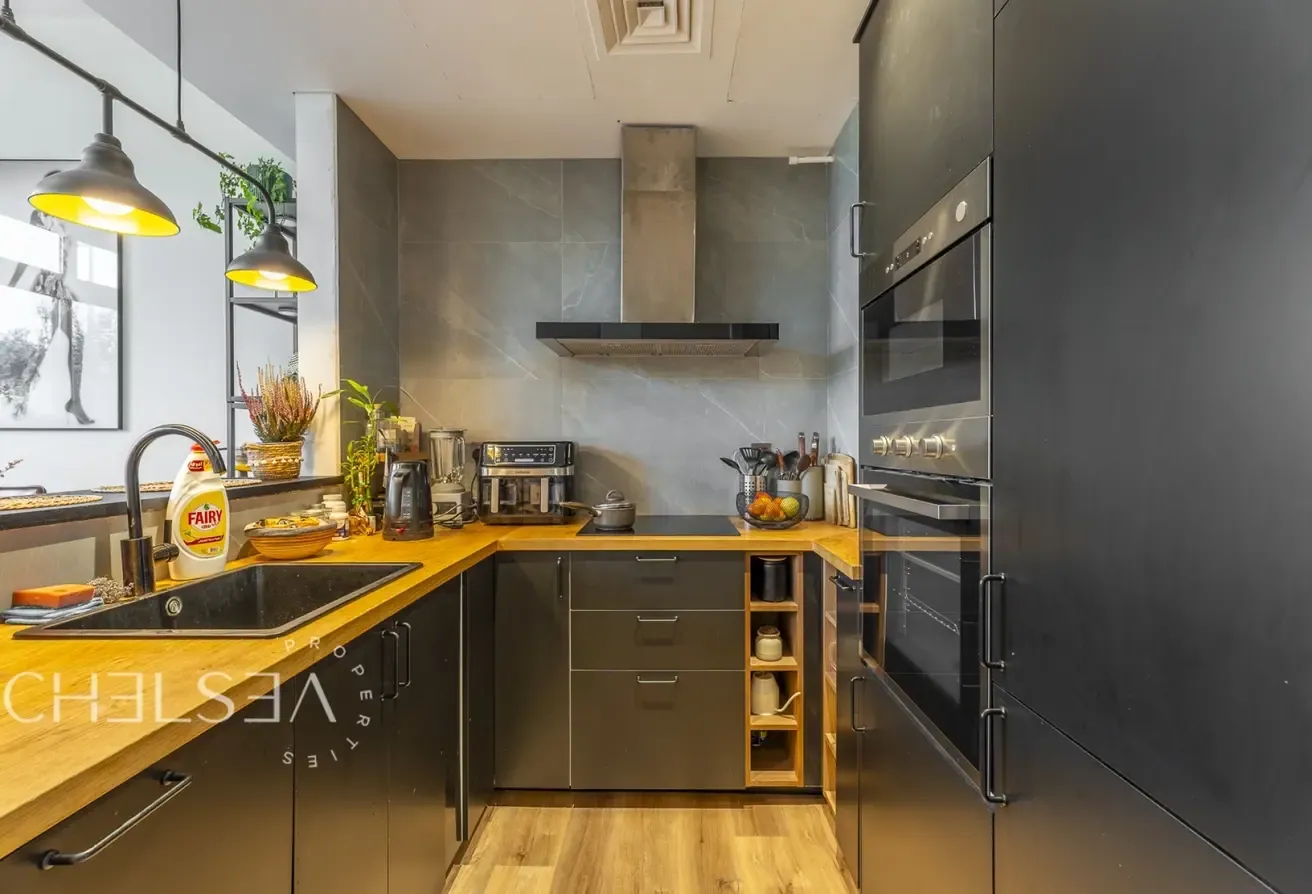 UPGRADED | PRIVATE GARDEN | DUPLEX | 2BR + MAID