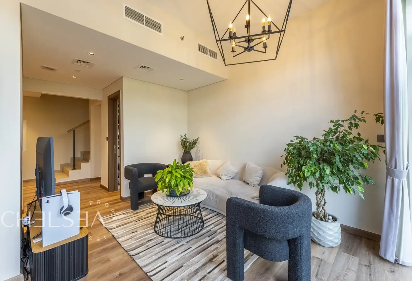 UPGRADED | PRIVATE GARDEN | DUPLEX | 2BR + MAID