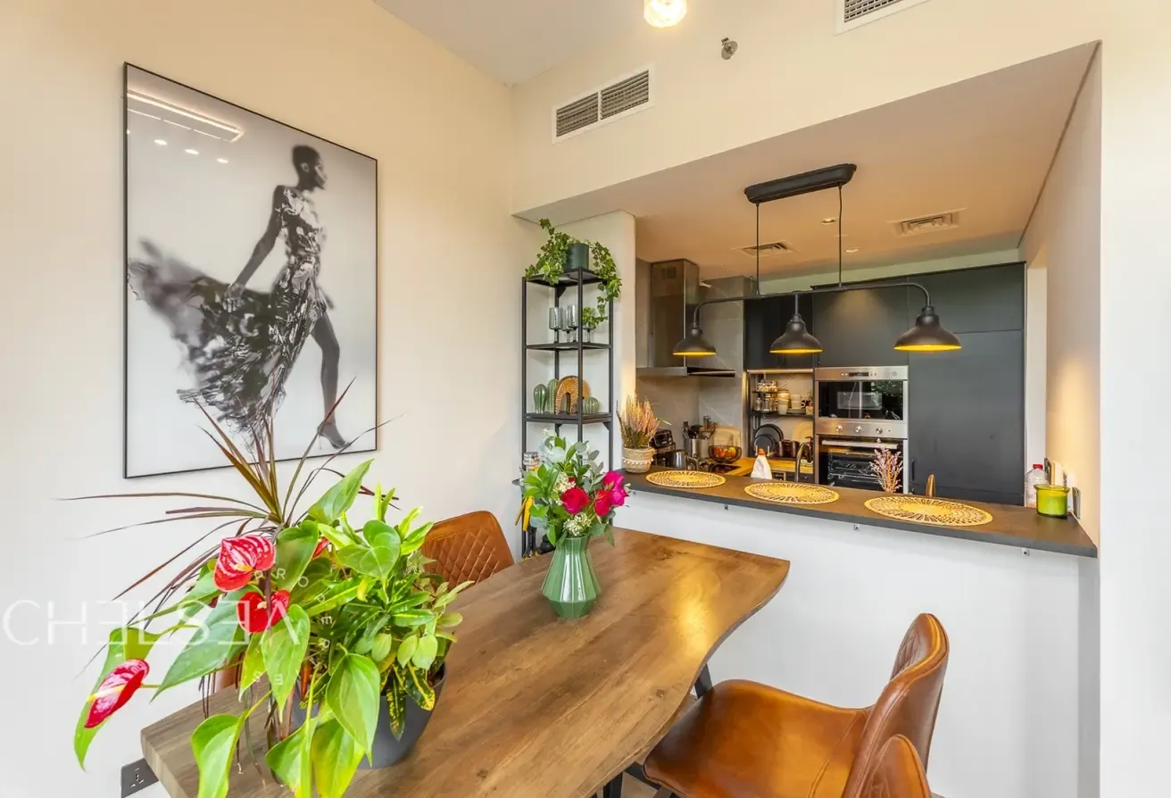 UPGRADED | PRIVATE GARDEN | DUPLEX | 2BR + MAID