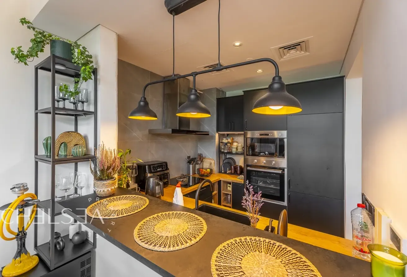 UPGRADED | PRIVATE GARDEN | DUPLEX | 2BR + MAID