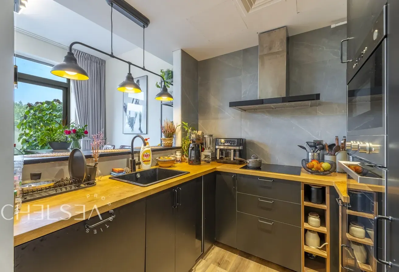 UPGRADED | PRIVATE GARDEN | DUPLEX | 2BR + MAID