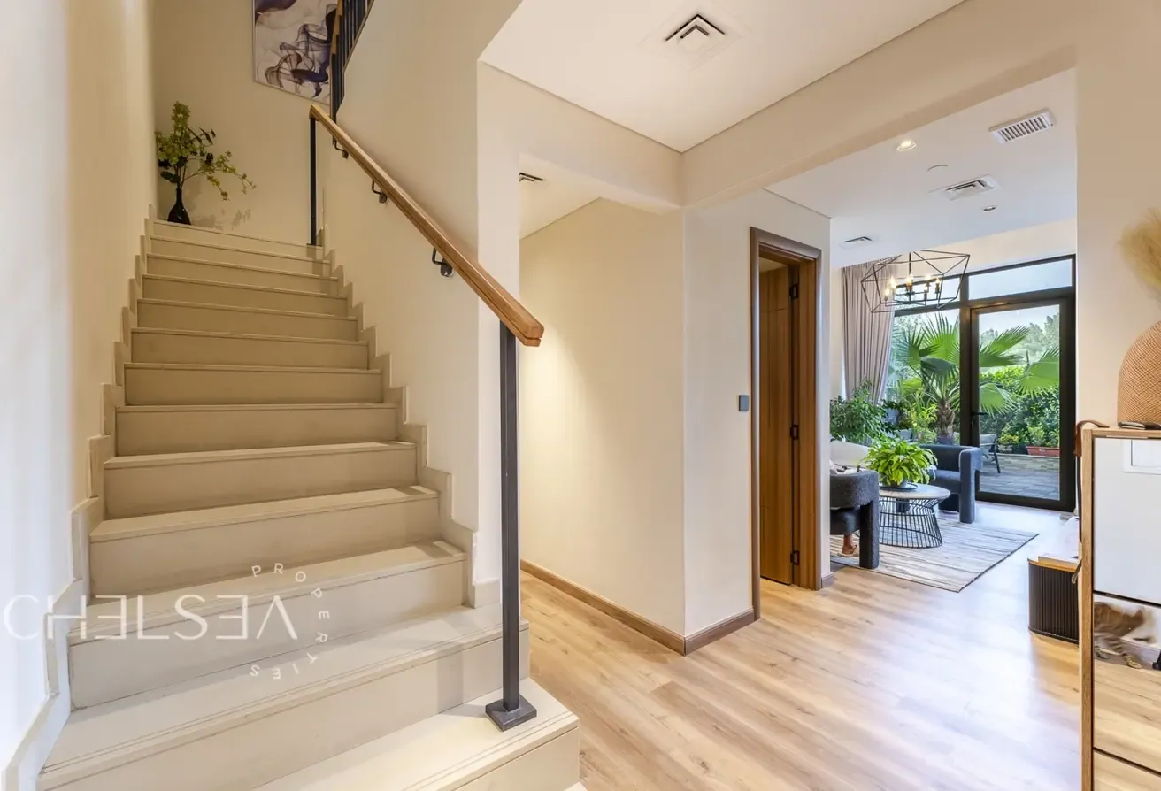 UPGRADED | PRIVATE GARDEN | DUPLEX | 2BR + MAID