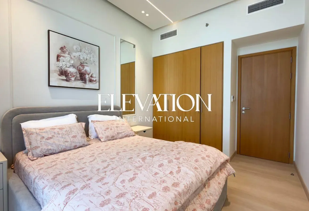 Fully Upgraded Corner 3BR | Park Facing | VOT