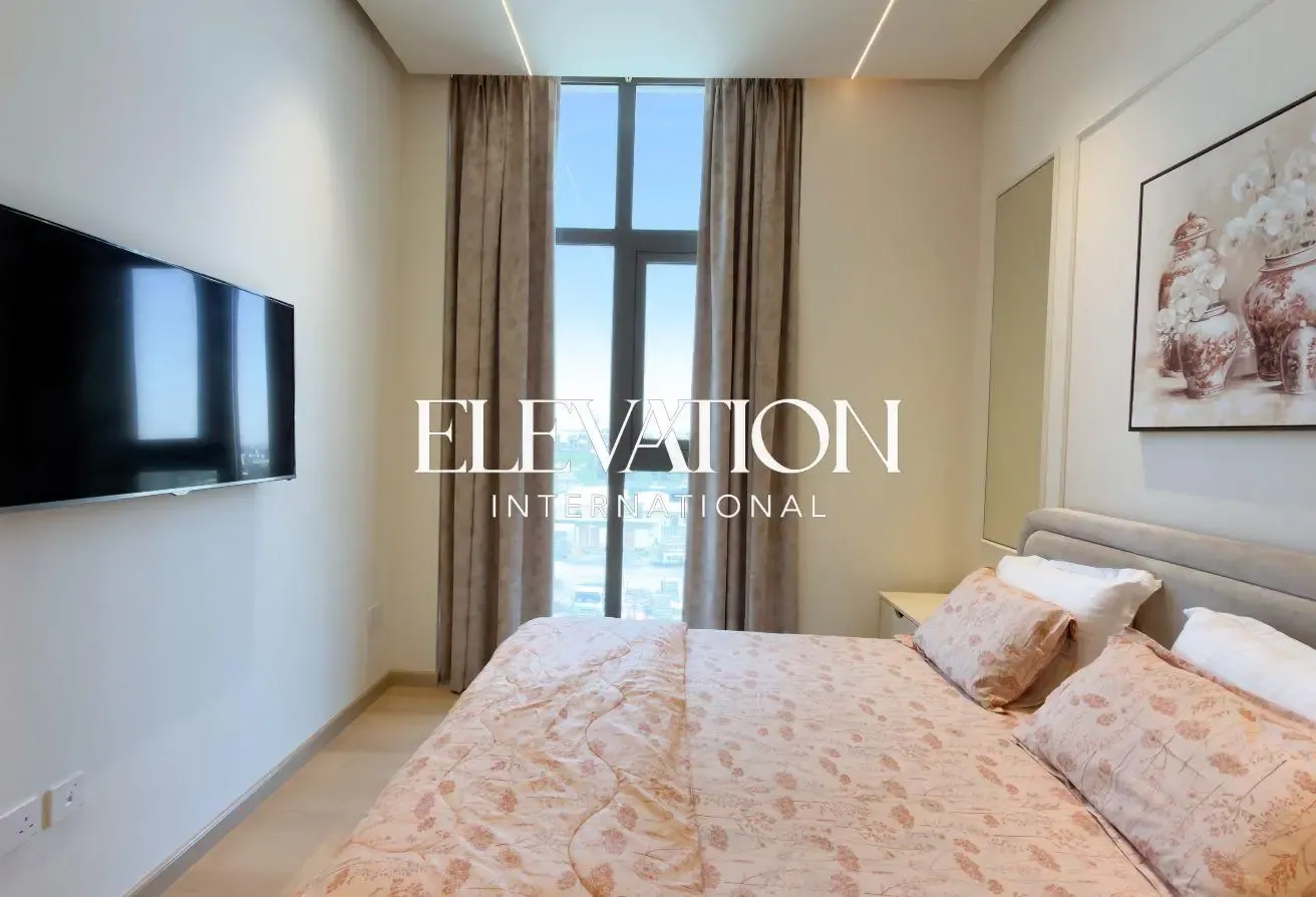 Fully Upgraded Corner 3BR | Park Facing | VOT