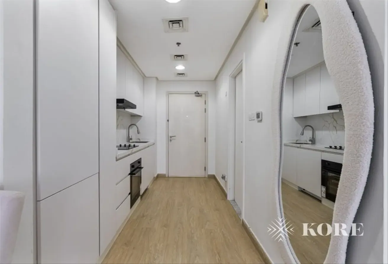 Modern stylish I Furnished I Vacant
