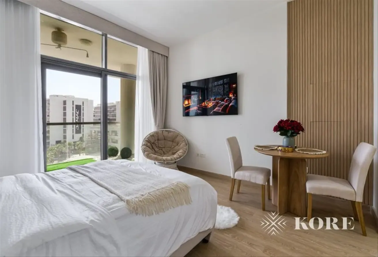 Modern stylish I Furnished I Vacant