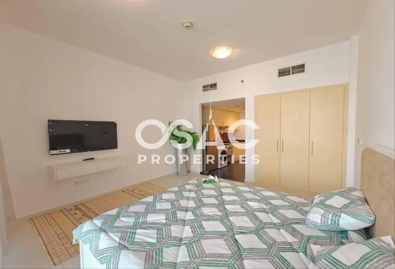 FULLY FURNISHED | SPACIOUS | VACANT