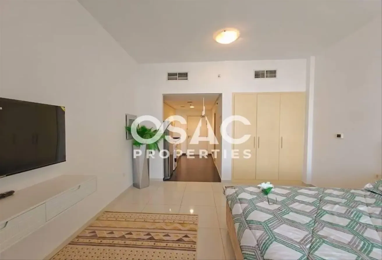 FULLY FURNISHED | SPACIOUS | VACANT