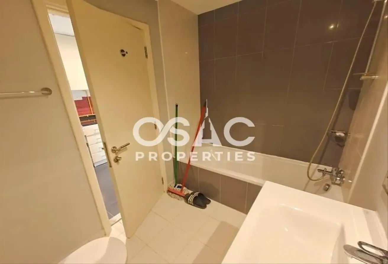 FULLY FURNISHED | SPACIOUS | VACANT