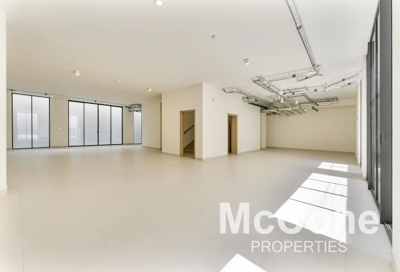 Brand New | Full Lagoon View | Corner Plot